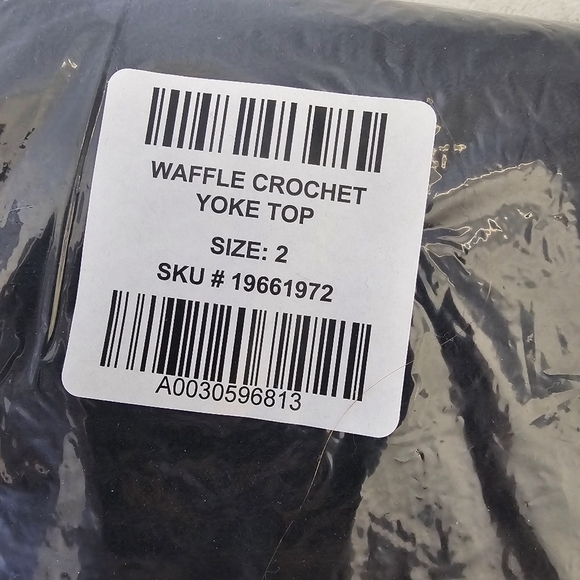 Torrid Black Waffle Knit Crochet Yoke Top Size 18 / 20 - Picture 9 of 10
